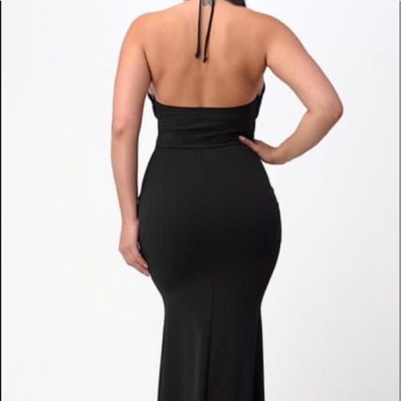 Elegant Evening Gown - Picture 2 of 3